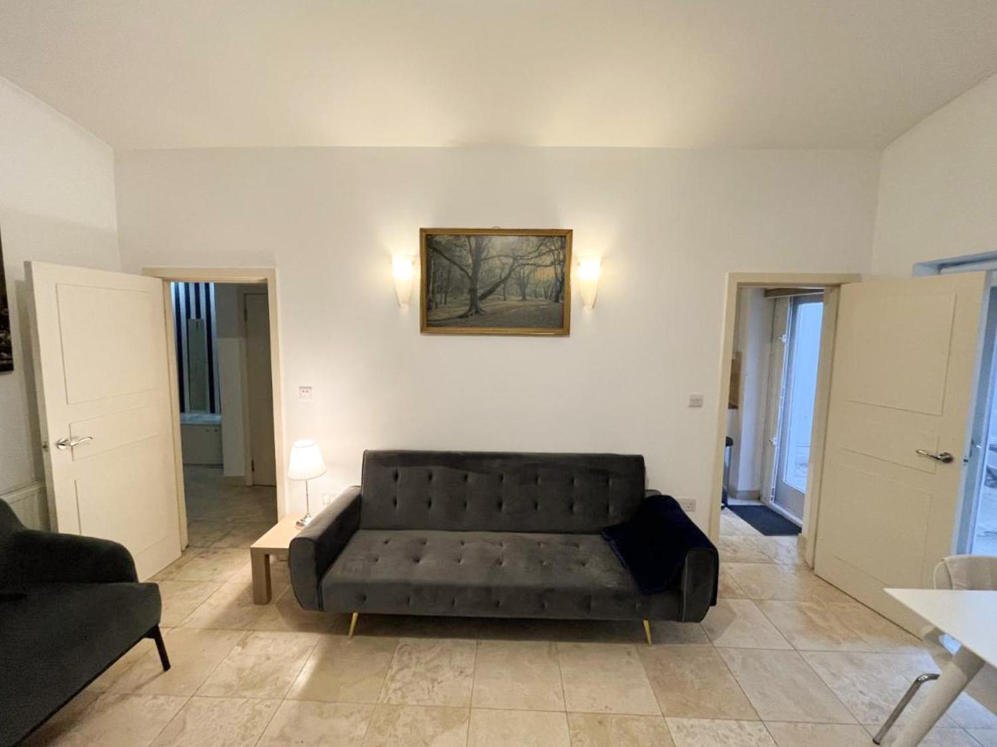Apartment Moments From Hyde Park London Exterior photo